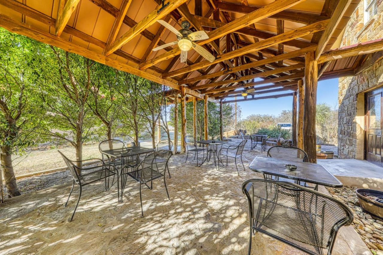 The Pecan @ Mendelbaum Winery Guest Cabins Villa Fredericksburg Eksteriør bilde